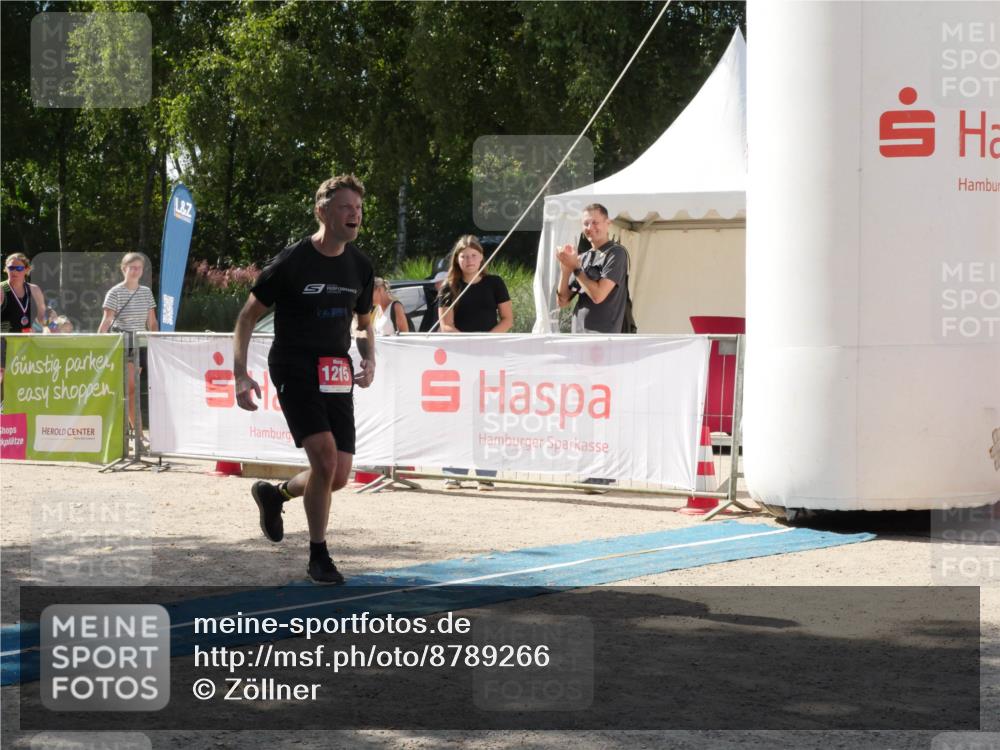 07.09.2025 - 19. Norderstedt Triathlon Zöllner http://msf.ph/oto/8789266 07.09.2025 14:16:01 Ziel 1215 meine-sportfotos.de