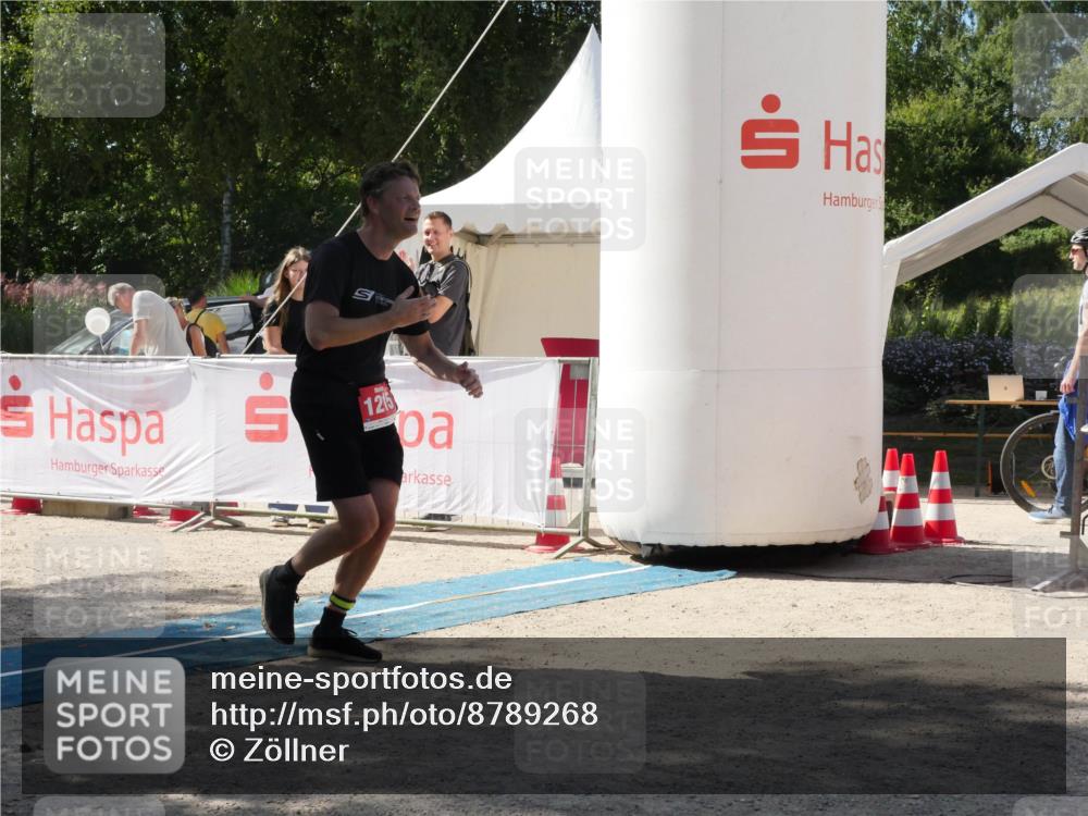 07.09.2025 - 19. Norderstedt Triathlon Zöllner http://msf.ph/oto/8789268 07.09.2025 14:16:01 Ziel 1215 meine-sportfotos.de