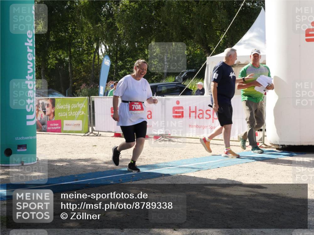 07.09.2025 - 19. Norderstedt Triathlon Zöllner http://msf.ph/oto/8789338 07.09.2025 14:36:07 Ziel 708 meine-sportfotos.de