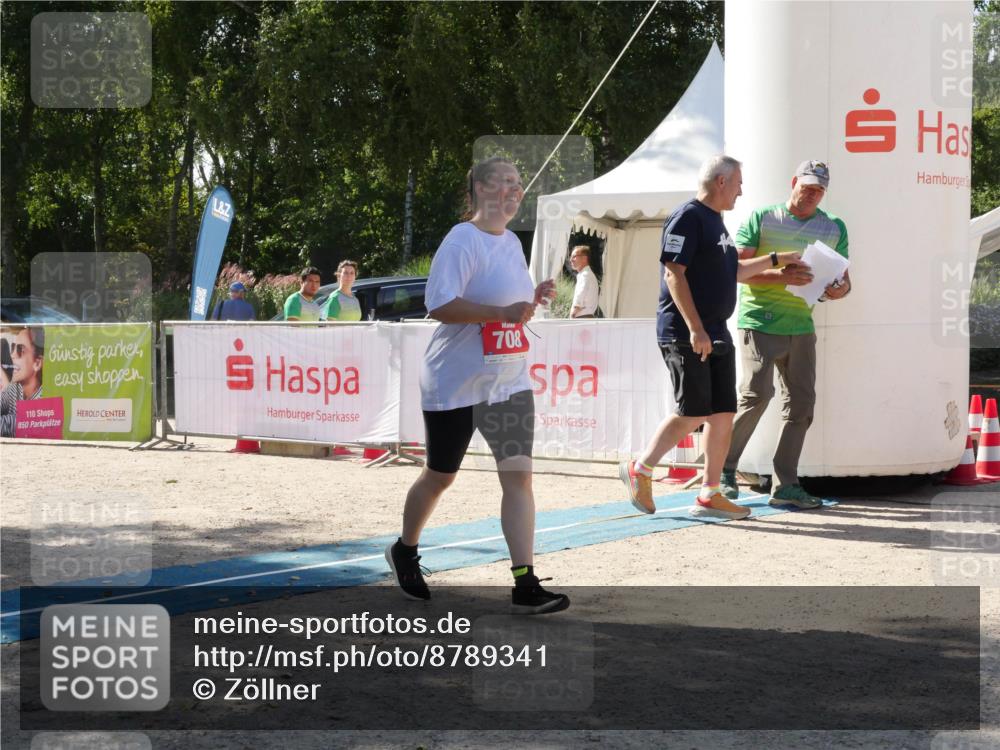 07.09.2025 - 19. Norderstedt Triathlon Zöllner http://msf.ph/oto/8789341 07.09.2025 14:36:08 Ziel 708 meine-sportfotos.de