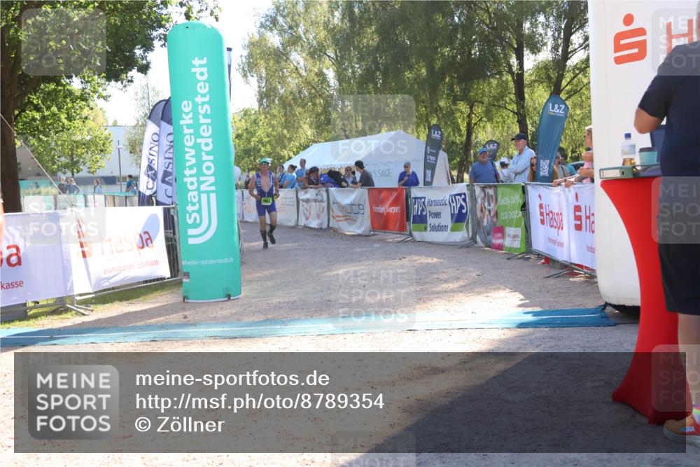 07.09.2025 - 19. Norderstedt Triathlon Zöllner http://msf.ph/oto/8789354 07.09.2025 16:17:15 Ziel 444, 967 meine-sportfotos.de