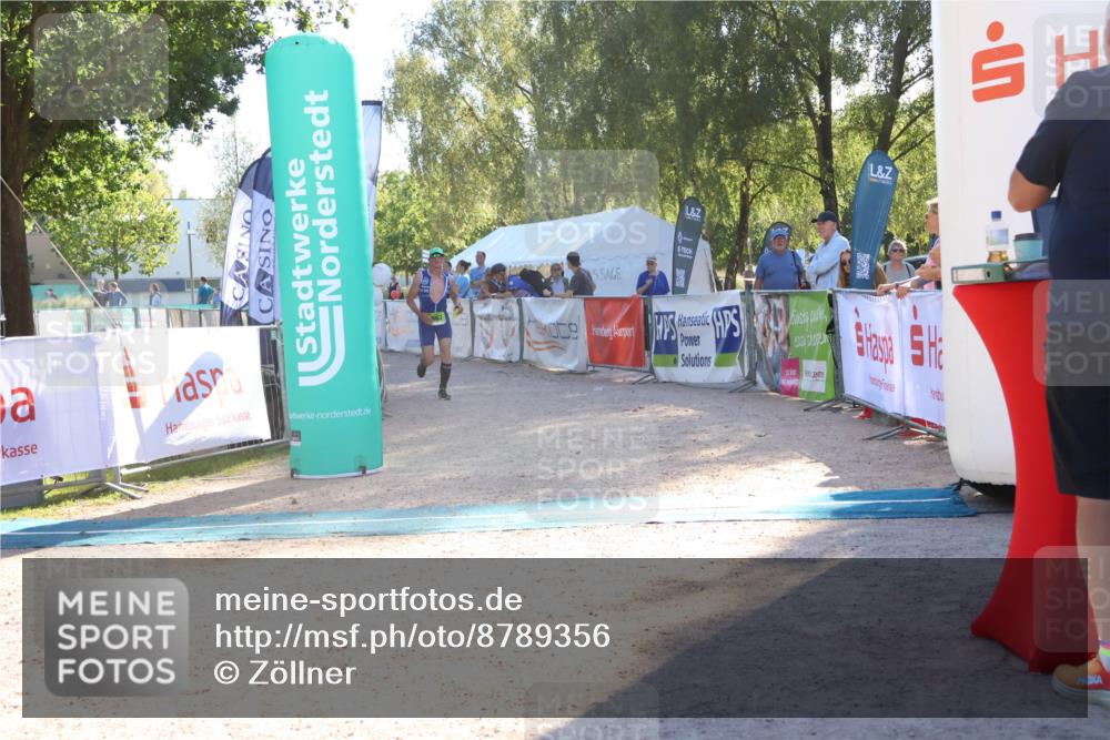 07.09.2025 - 19. Norderstedt Triathlon Zöllner http://msf.ph/oto/8789356 07.09.2025 16:17:15 Ziel 444, 967 meine-sportfotos.de