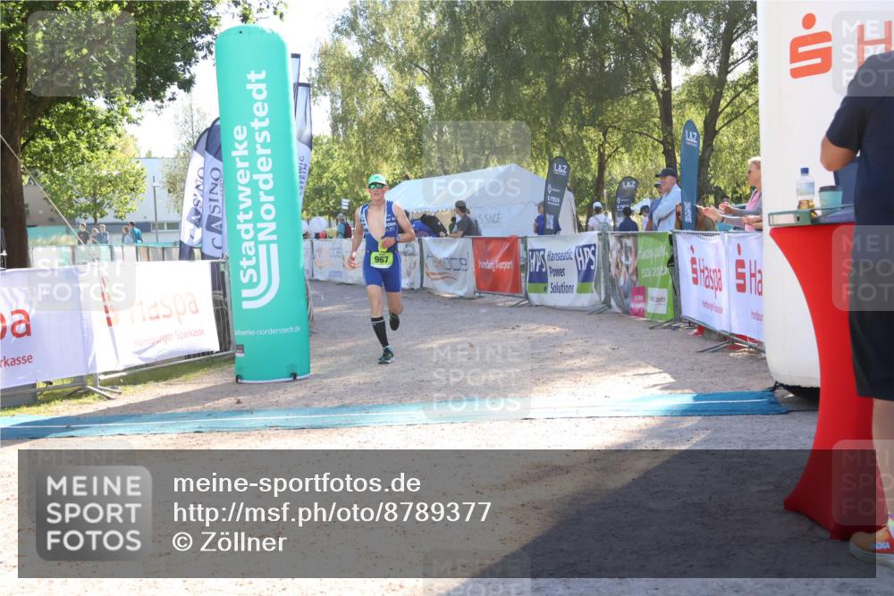 07.09.2025 - 19. Norderstedt Triathlon Zöllner http://msf.ph/oto/8789377 07.09.2025 16:17:17 Ziel 444, 967 meine-sportfotos.de