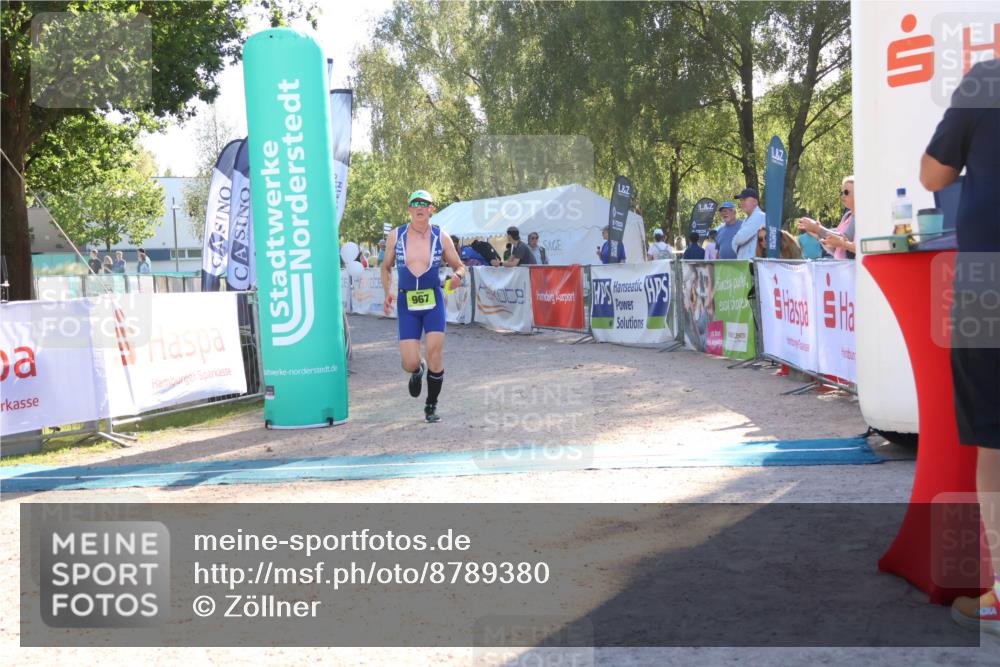 07.09.2025 - 19. Norderstedt Triathlon Zöllner http://msf.ph/oto/8789380 07.09.2025 16:17:17 Ziel 444, 967 meine-sportfotos.de
