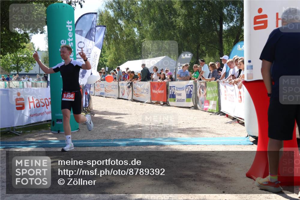 07.09.2025 - 19. Norderstedt Triathlon Zöllner http://msf.ph/oto/8789392 07.09.2025 13:51:23 Ziel 219, 1356 meine-sportfotos.de
