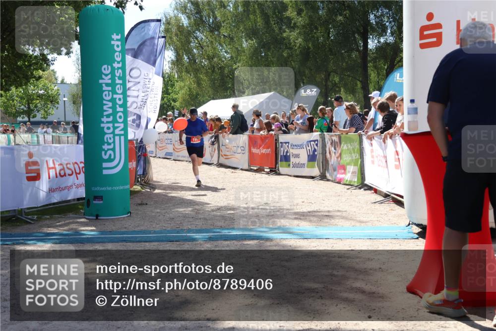 07.09.2025 - 19. Norderstedt Triathlon Zöllner http://msf.ph/oto/8789406 07.09.2025 13:51:32 Ziel 197, 317 meine-sportfotos.de