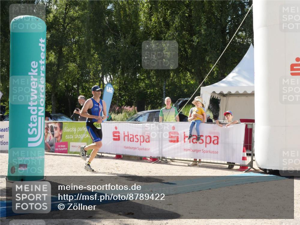 07.09.2025 - 19. Norderstedt Triathlon Zöllner http://msf.ph/oto/8789422 07.09.2025 15:08:41 Ziel 1042 meine-sportfotos.de