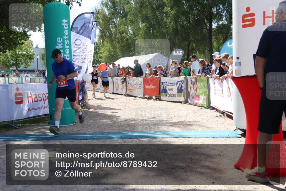 07.09.2025 - 19. Norderstedt Triathlon Zöllner http://msf.ph/oto/8789432 07.09.2025 13:51:34 Ziel 197, 317 meine-sportfotos.de