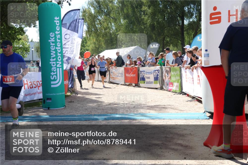 07.09.2025 - 19. Norderstedt Triathlon Zöllner http://msf.ph/oto/8789441 07.09.2025 13:51:34 Ziel 197, 317 meine-sportfotos.de
