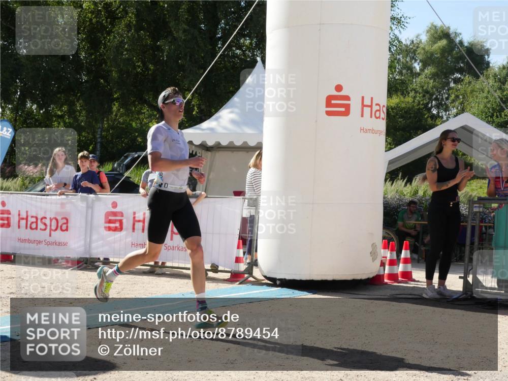 07.09.2025 - 19. Norderstedt Triathlon Zöllner http://msf.ph/oto/8789454 07.09.2025 15:12:01 Ziel 1421 meine-sportfotos.de
