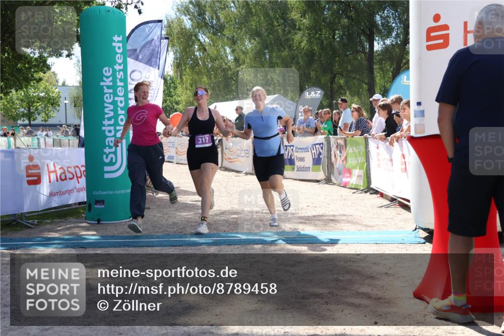 07.09.2025 - 19. Norderstedt Triathlon Zöllner http://msf.ph/oto/8789458 07.09.2025 13:51:37 Ziel 197, 317 meine-sportfotos.de