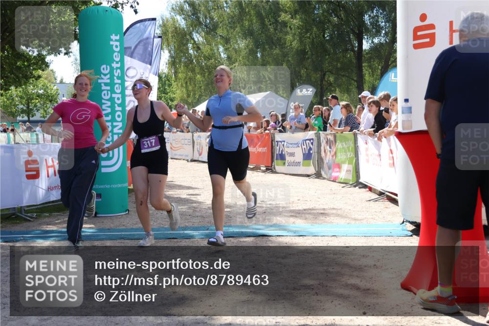 07.09.2025 - 19. Norderstedt Triathlon Zöllner http://msf.ph/oto/8789463 07.09.2025 13:51:38 Ziel 197, 317 meine-sportfotos.de