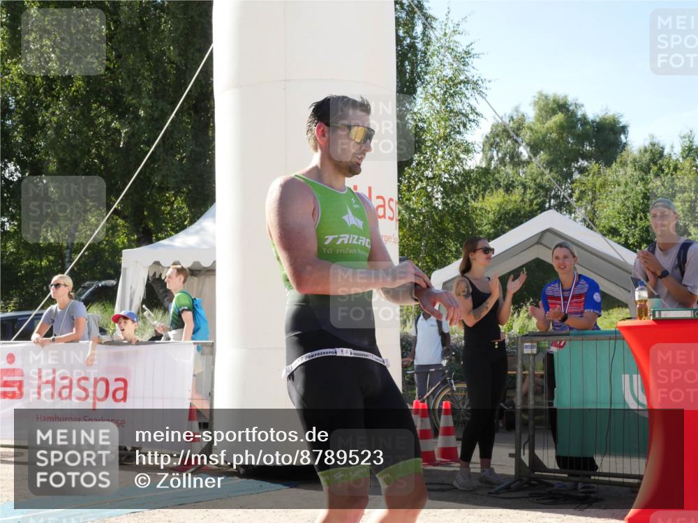 07.09.2025 - 19. Norderstedt Triathlon Zöllner http://msf.ph/oto/8789523 07.09.2025 15:14:32 Ziel 1006 meine-sportfotos.de