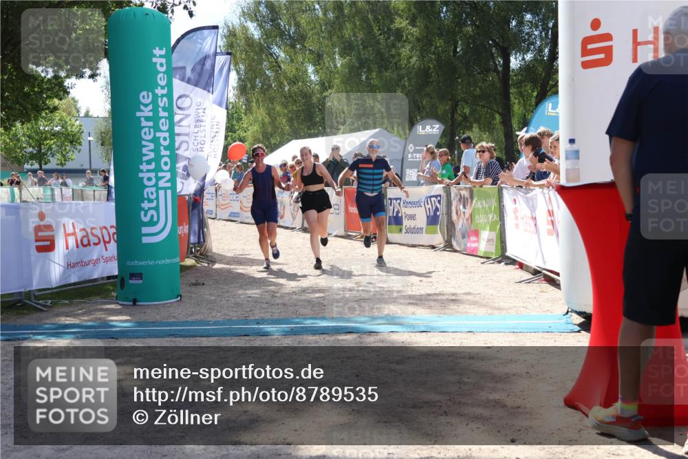 07.09.2025 - 19. Norderstedt Triathlon Zöllner http://msf.ph/oto/8789535 07.09.2025 13:52:11 Ziel 324 meine-sportfotos.de