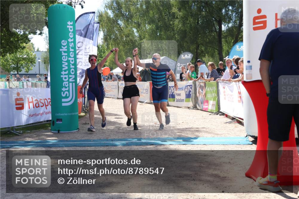 07.09.2025 - 19. Norderstedt Triathlon Zöllner http://msf.ph/oto/8789547 07.09.2025 13:52:12 Ziel 324 meine-sportfotos.de