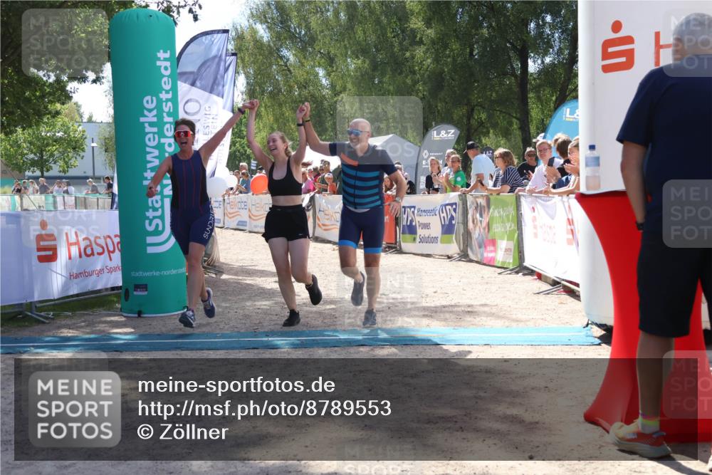 07.09.2025 - 19. Norderstedt Triathlon Zöllner http://msf.ph/oto/8789553 07.09.2025 13:52:12 Ziel 324 meine-sportfotos.de