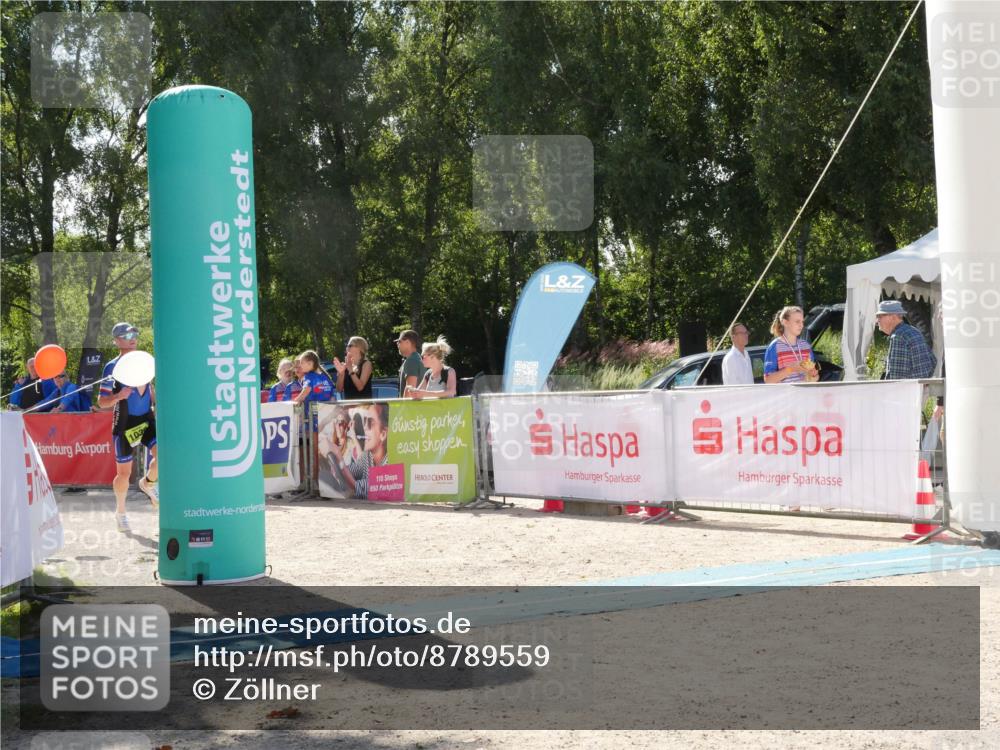 07.09.2025 - 19. Norderstedt Triathlon Zöllner http://msf.ph/oto/8789559 07.09.2025 15:16:14 Ziel 1037, 1038 meine-sportfotos.de