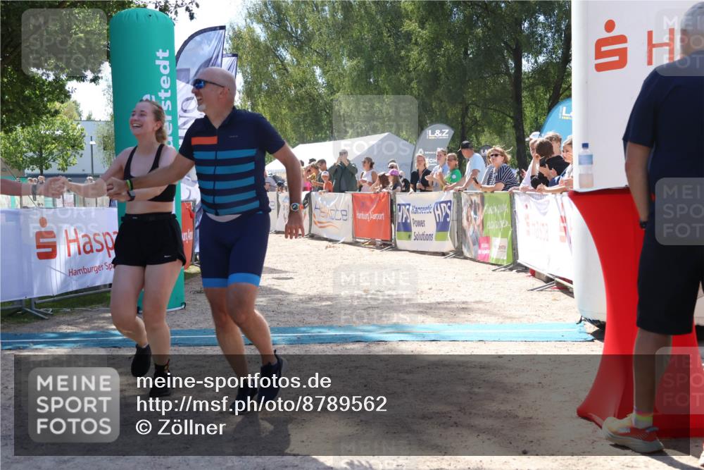 07.09.2025 - 19. Norderstedt Triathlon Zöllner http://msf.ph/oto/8789562 07.09.2025 13:52:14 Ziel 324 meine-sportfotos.de