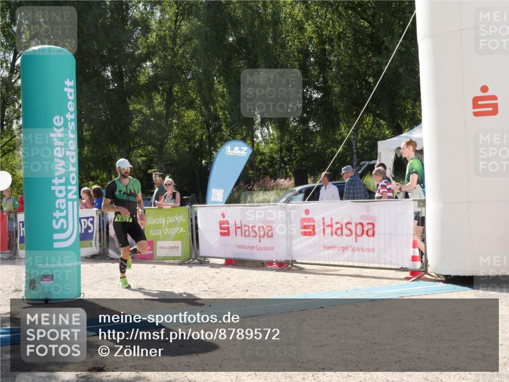 07.09.2025 - 19. Norderstedt Triathlon Zöllner http://msf.ph/oto/8789572 07.09.2025 15:16:16 Ziel 962, 1037, 1038 meine-sportfotos.de