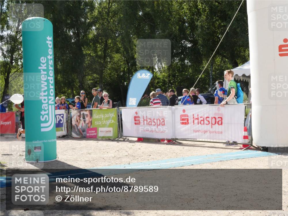 07.09.2025 - 19. Norderstedt Triathlon Zöllner http://msf.ph/oto/8789589 07.09.2025 15:16:20 Ziel 962, 1037, 1038 meine-sportfotos.de