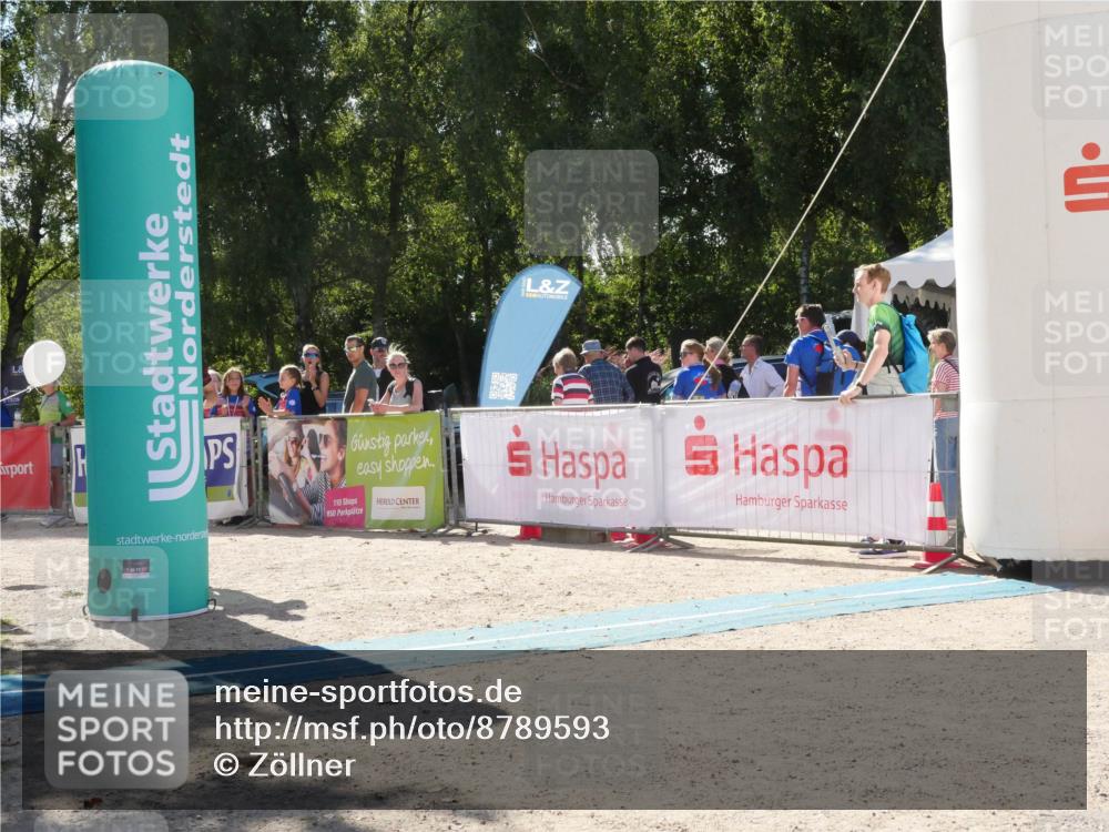 07.09.2025 - 19. Norderstedt Triathlon Zöllner http://msf.ph/oto/8789593 07.09.2025 15:16:20 Ziel 962, 1037, 1038 meine-sportfotos.de