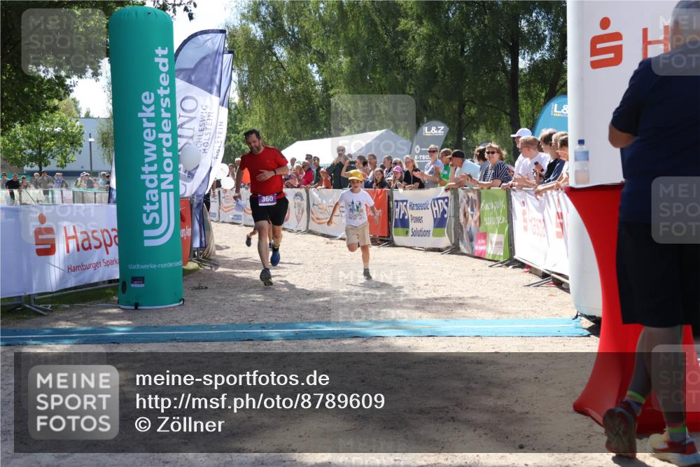 07.09.2025 - 19. Norderstedt Triathlon Zöllner http://msf.ph/oto/8789609 07.09.2025 13:52:50 Ziel 360 meine-sportfotos.de