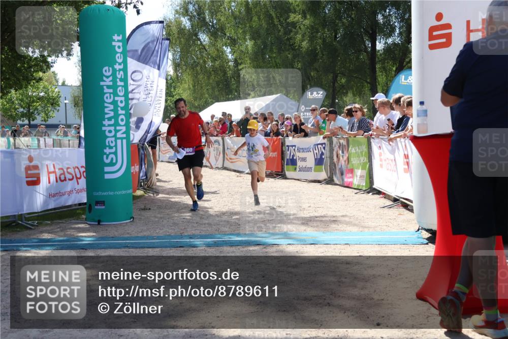 07.09.2025 - 19. Norderstedt Triathlon Zöllner http://msf.ph/oto/8789611 07.09.2025 13:52:51 Ziel 360 meine-sportfotos.de