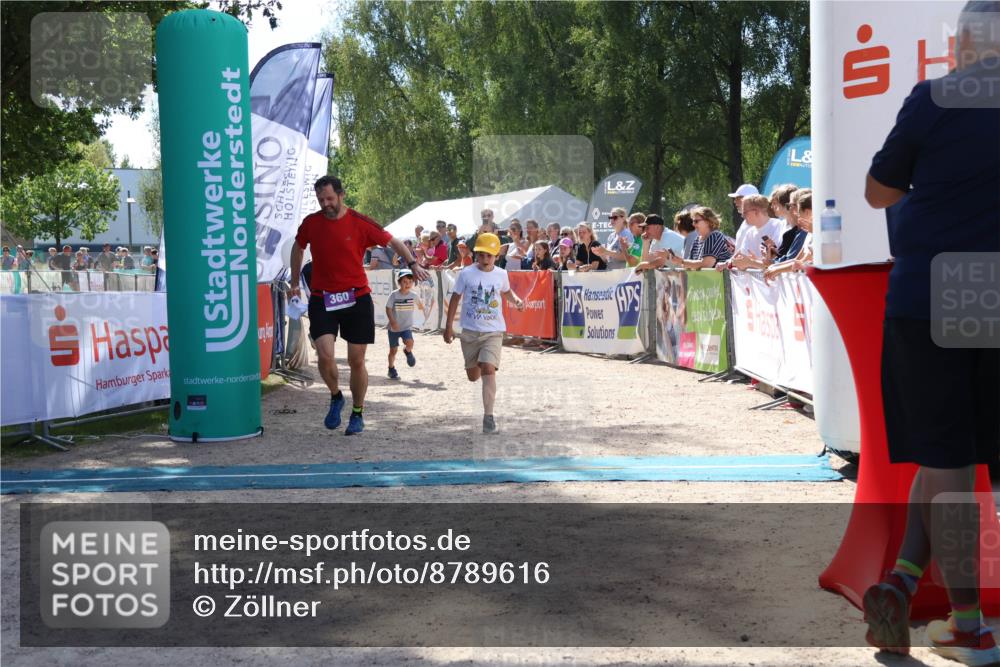 07.09.2025 - 19. Norderstedt Triathlon Zöllner http://msf.ph/oto/8789616 07.09.2025 13:52:51 Ziel 360 meine-sportfotos.de