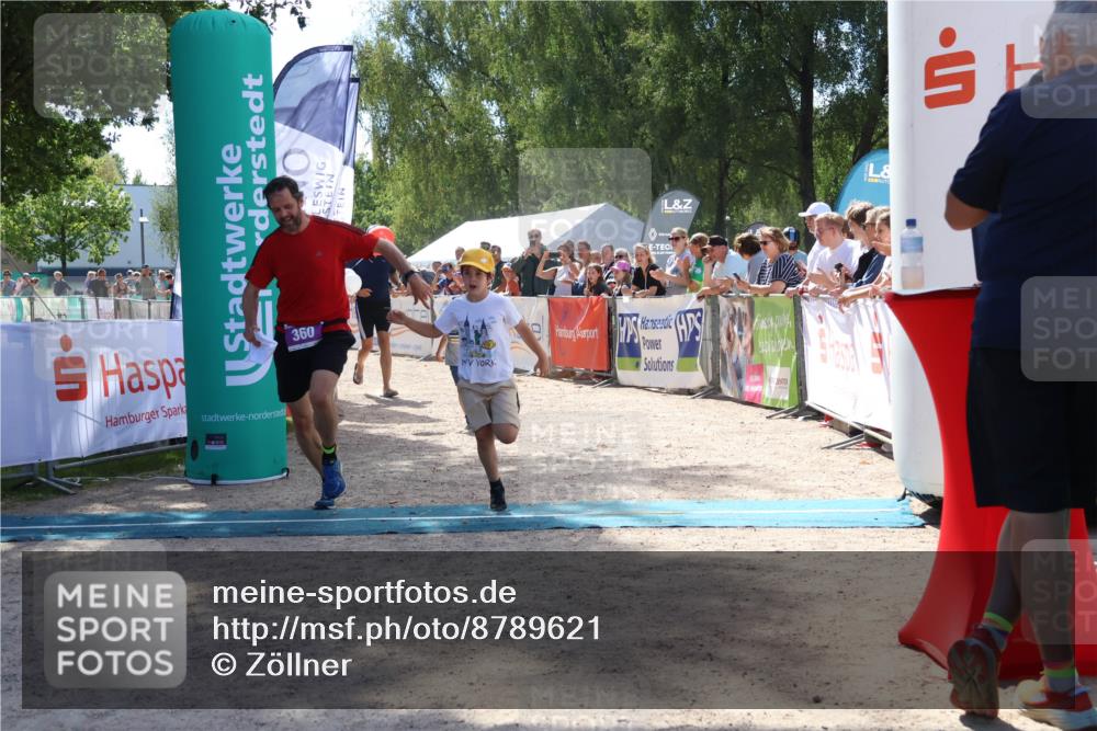 07.09.2025 - 19. Norderstedt Triathlon Zöllner http://msf.ph/oto/8789621 07.09.2025 13:52:51 Ziel 360 meine-sportfotos.de