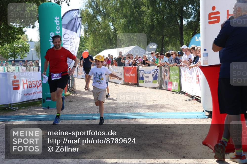 07.09.2025 - 19. Norderstedt Triathlon Zöllner http://msf.ph/oto/8789624 07.09.2025 13:52:52 Ziel 360 meine-sportfotos.de