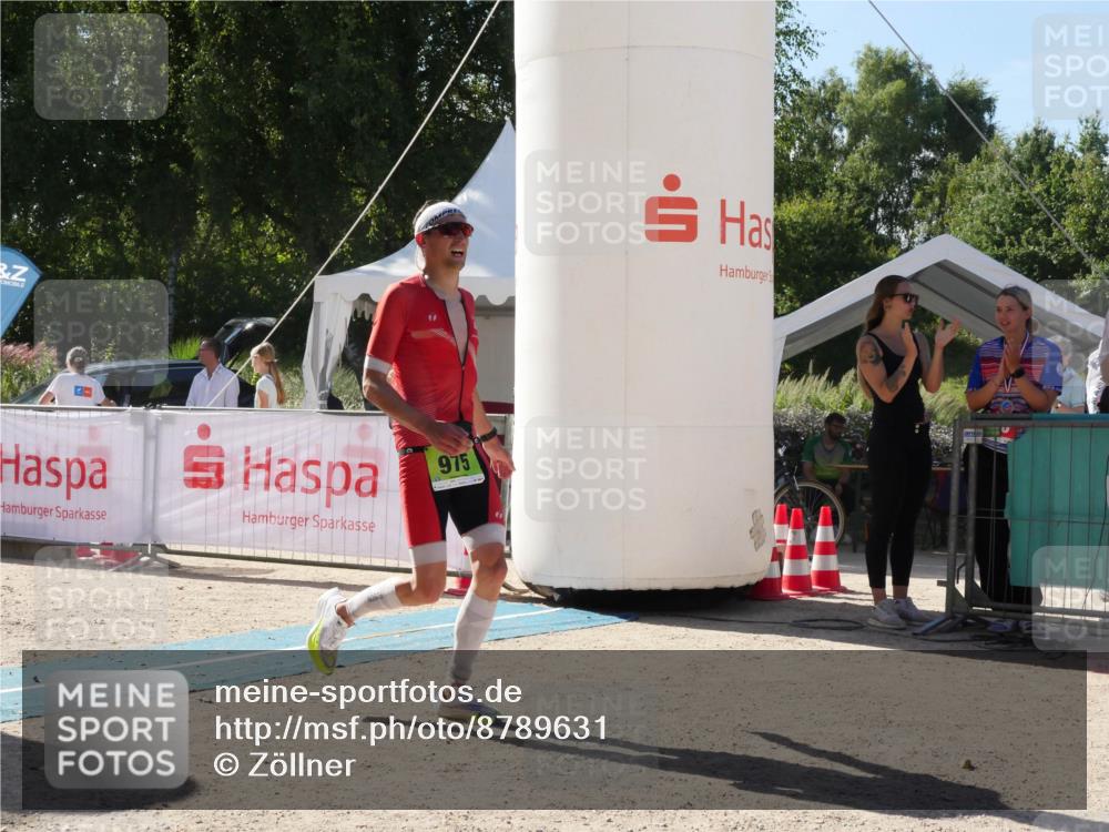 07.09.2025 - 19. Norderstedt Triathlon Zöllner http://msf.ph/oto/8789631 07.09.2025 15:16:57 Ziel 975 meine-sportfotos.de