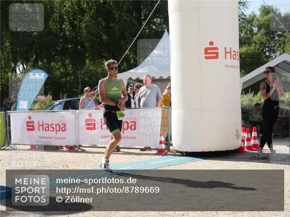 07.09.2025 - 19. Norderstedt Triathlon Zöllner http://msf.ph/oto/8789669 07.09.2025 15:18:28 Ziel 876, 1007 meine-sportfotos.de