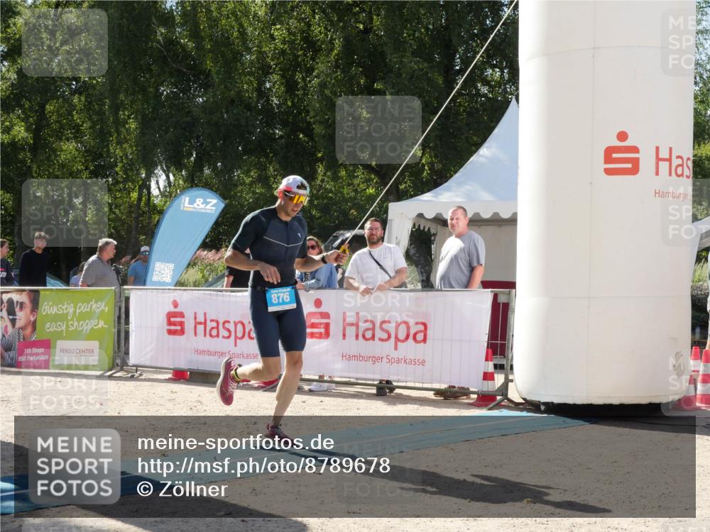 07.09.2025 - 19. Norderstedt Triathlon Zöllner http://msf.ph/oto/8789678 07.09.2025 15:18:33 Ziel 876, 1007 meine-sportfotos.de