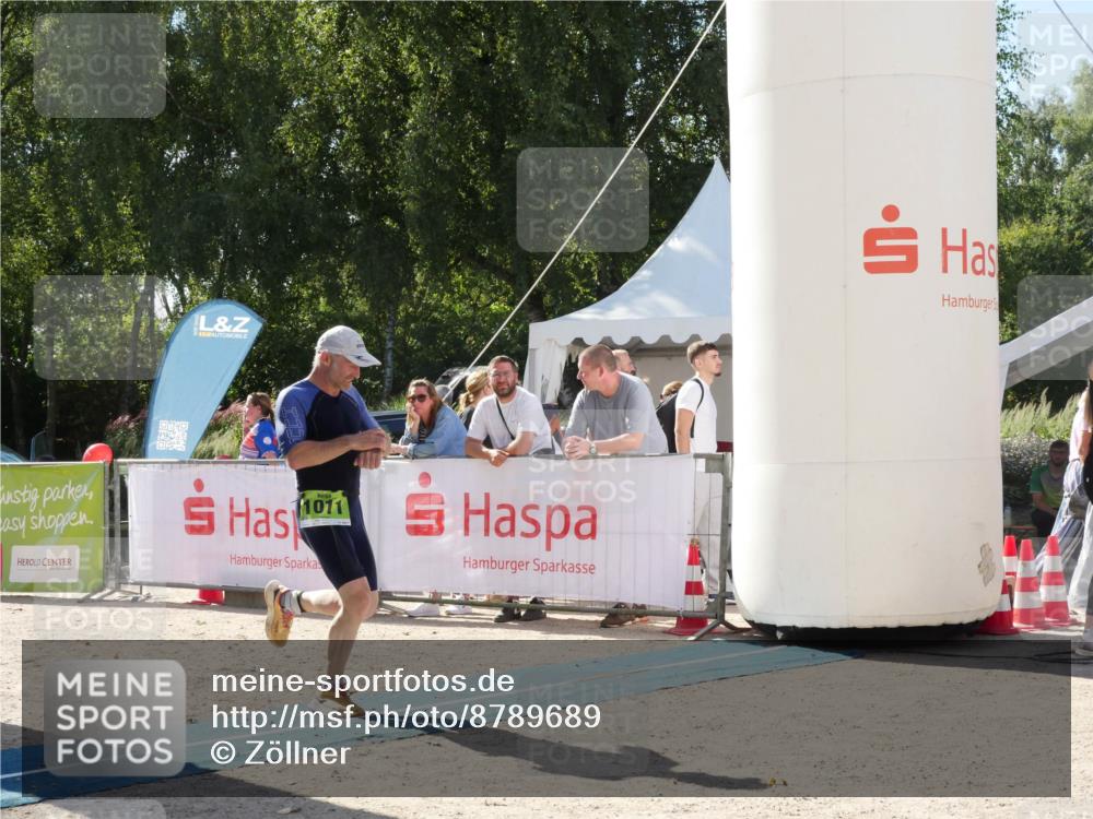 07.09.2025 - 19. Norderstedt Triathlon Zöllner http://msf.ph/oto/8789689 07.09.2025 15:19:05 Ziel 1011 meine-sportfotos.de