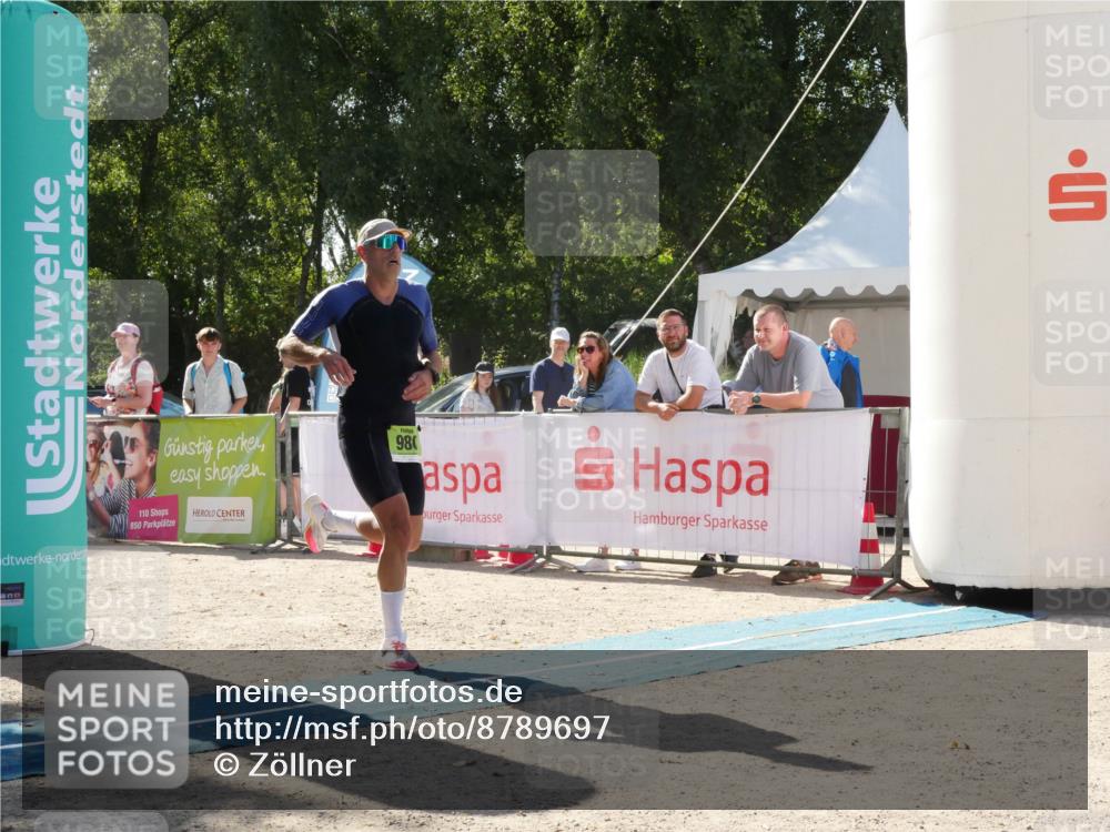 07.09.2025 - 19. Norderstedt Triathlon Zöllner http://msf.ph/oto/8789697 07.09.2025 15:19:22 Ziel 980 meine-sportfotos.de