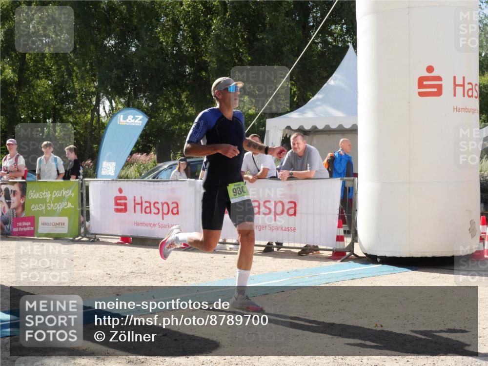 07.09.2025 - 19. Norderstedt Triathlon Zöllner http://msf.ph/oto/8789700 07.09.2025 15:19:22 Ziel 980 meine-sportfotos.de