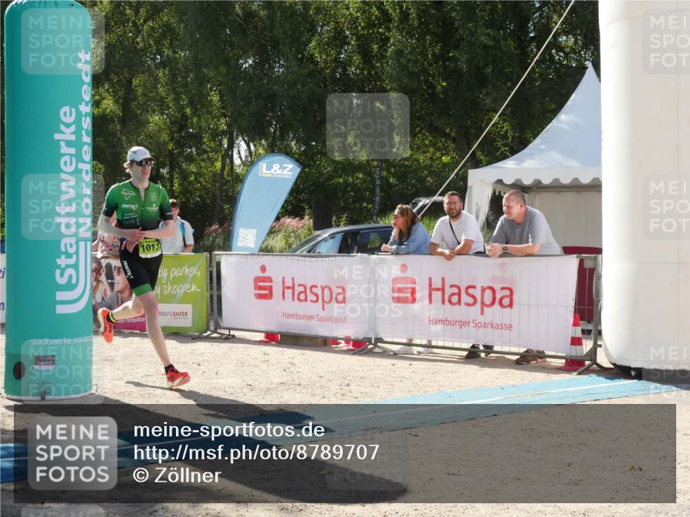 07.09.2025 - 19. Norderstedt Triathlon Zöllner http://msf.ph/oto/8789707 07.09.2025 15:19:27 Ziel 980, 1013 meine-sportfotos.de