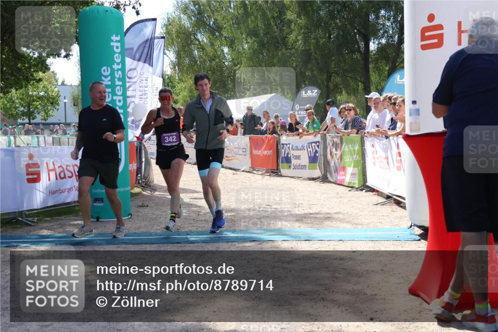 07.09.2025 - 19. Norderstedt Triathlon Zöllner http://msf.ph/oto/8789714 07.09.2025 13:53:02 Ziel 342 meine-sportfotos.de