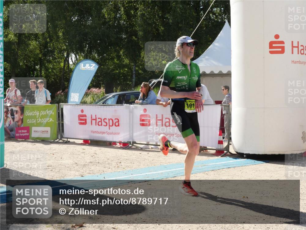 07.09.2025 - 19. Norderstedt Triathlon Zöllner http://msf.ph/oto/8789717 07.09.2025 15:19:28 Ziel 980, 1013 meine-sportfotos.de