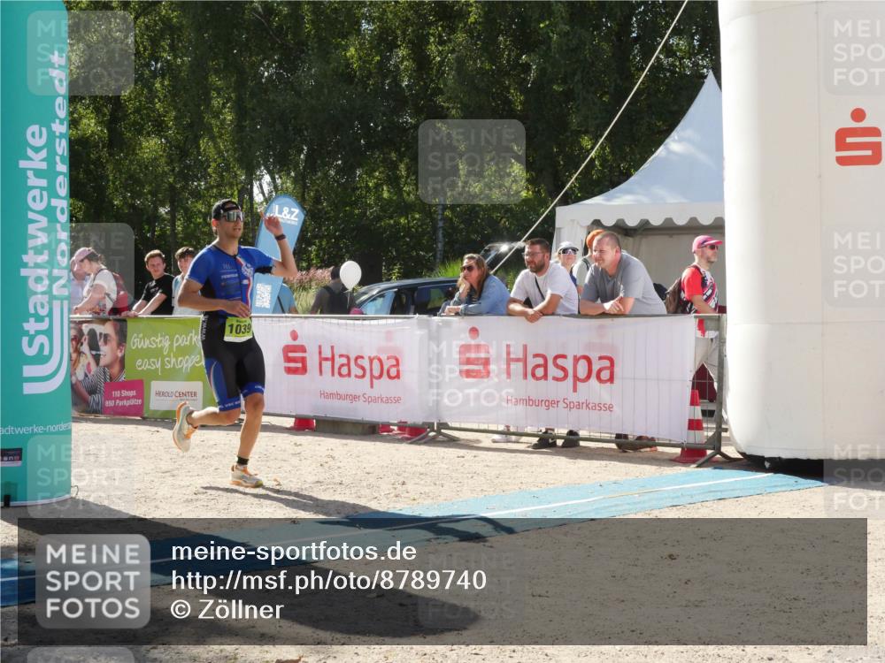 07.09.2025 - 19. Norderstedt Triathlon Zöllner http://msf.ph/oto/8789740 07.09.2025 15:20:18 Ziel 1039 meine-sportfotos.de
