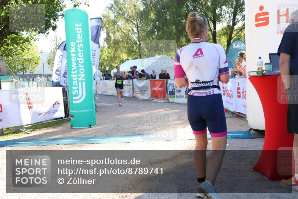 07.09.2025 - 19. Norderstedt Triathlon Zöllner http://msf.ph/oto/8789741 07.09.2025 16:20:16 Ziel 450, 1414 meine-sportfotos.de