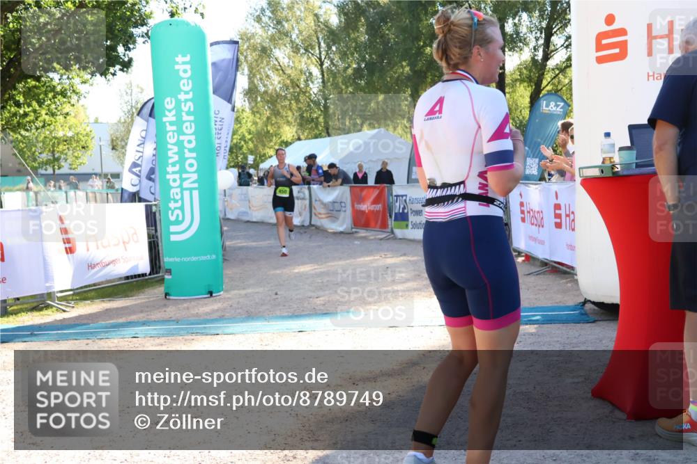 07.09.2025 - 19. Norderstedt Triathlon Zöllner http://msf.ph/oto/8789749 07.09.2025 16:20:17 Ziel 450, 1414 meine-sportfotos.de