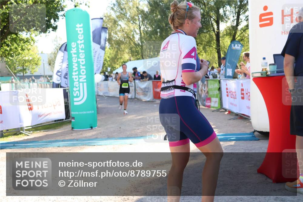 07.09.2025 - 19. Norderstedt Triathlon Zöllner http://msf.ph/oto/8789755 07.09.2025 16:20:17 Ziel 450, 1414 meine-sportfotos.de