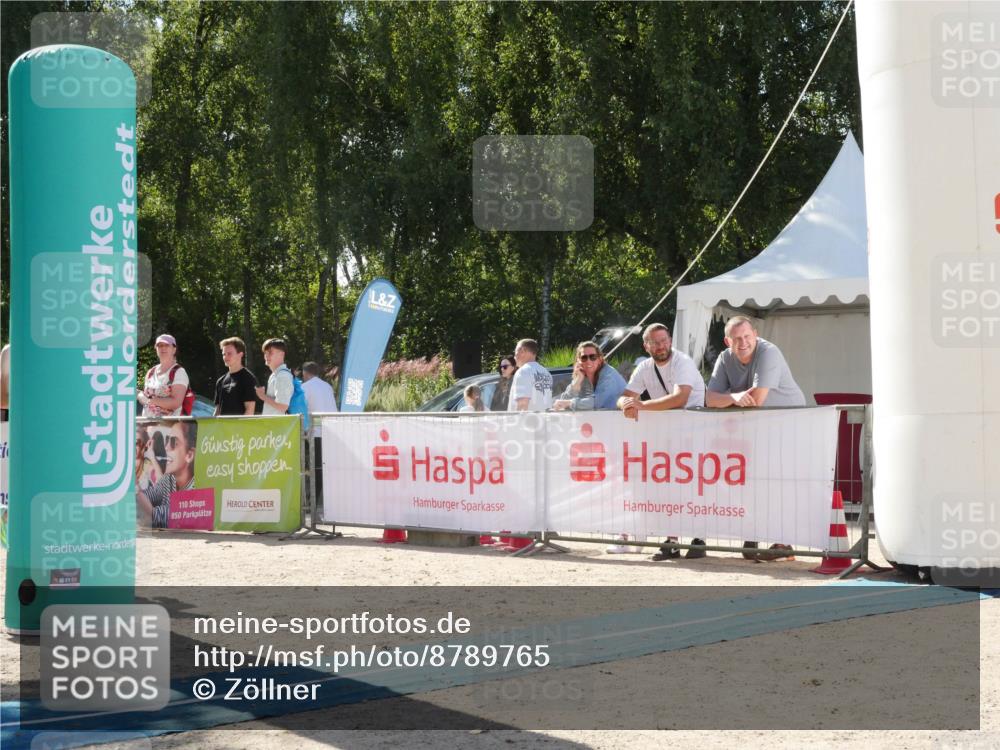 07.09.2025 - 19. Norderstedt Triathlon Zöllner http://msf.ph/oto/8789765 07.09.2025 15:20:42 Ziel 997, 1003 meine-sportfotos.de