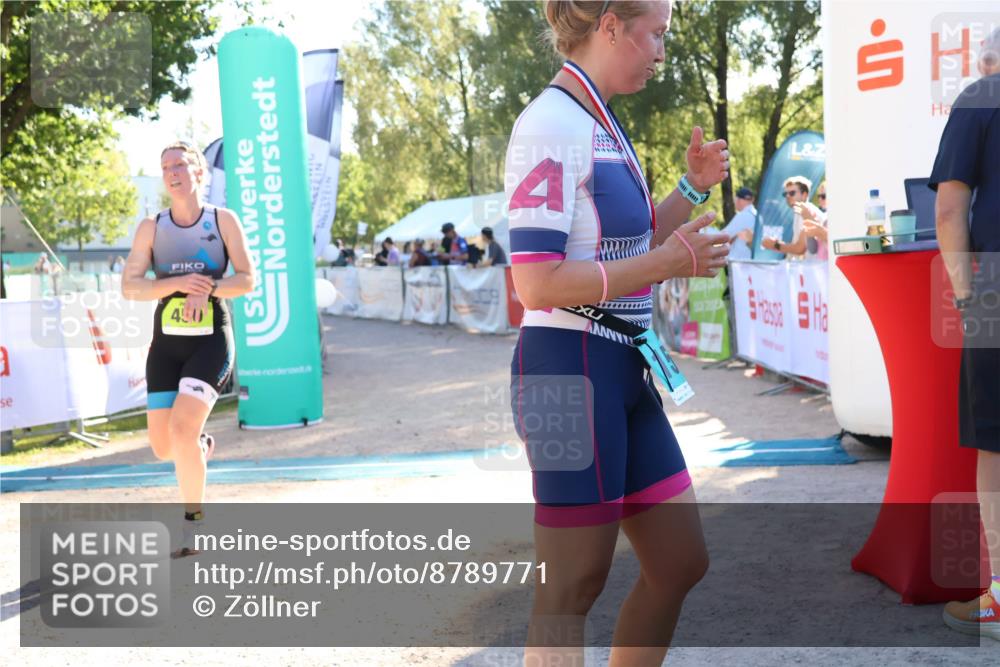 07.09.2025 - 19. Norderstedt Triathlon Zöllner http://msf.ph/oto/8789771 07.09.2025 16:20:20 Ziel 450 meine-sportfotos.de