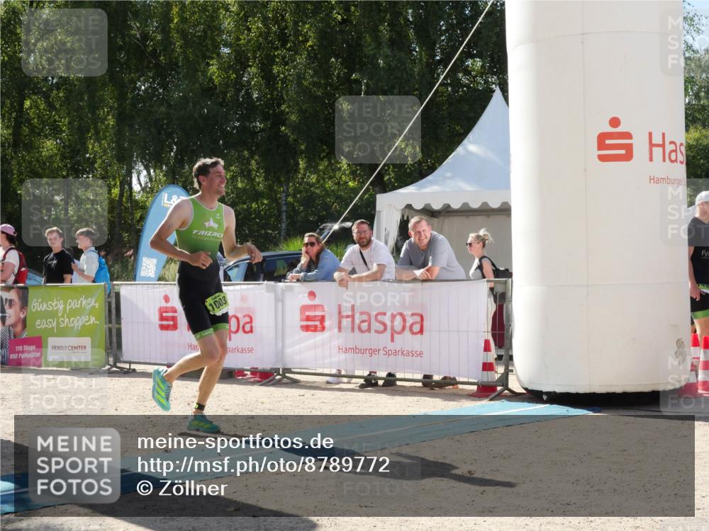 07.09.2025 - 19. Norderstedt Triathlon Zöllner http://msf.ph/oto/8789772 07.09.2025 15:20:44 Ziel 1003 meine-sportfotos.de