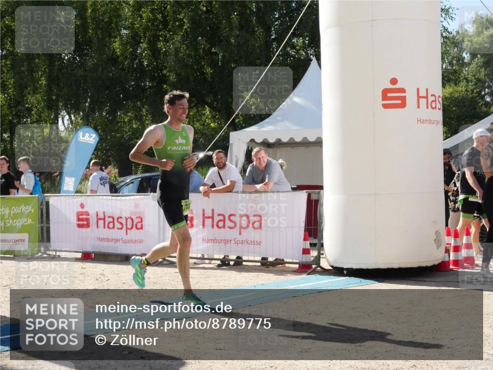 07.09.2025 - 19. Norderstedt Triathlon Zöllner http://msf.ph/oto/8789775 07.09.2025 15:20:44 Ziel 1003 meine-sportfotos.de