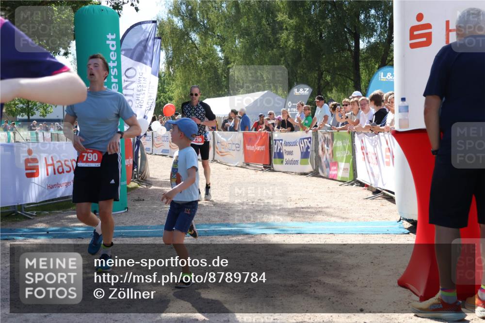 07.09.2025 - 19. Norderstedt Triathlon Zöllner http://msf.ph/oto/8789784 07.09.2025 13:53:51 Ziel 230, 790, 805 meine-sportfotos.de
