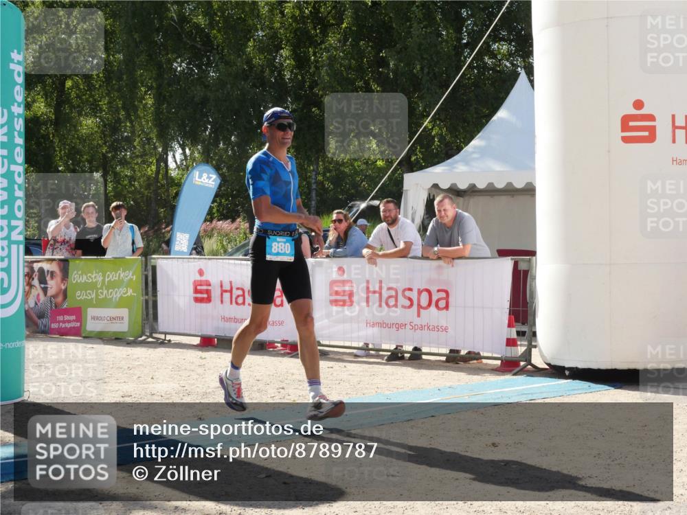 07.09.2025 - 19. Norderstedt Triathlon Zöllner http://msf.ph/oto/8789787 07.09.2025 15:21:00 Ziel 880 meine-sportfotos.de