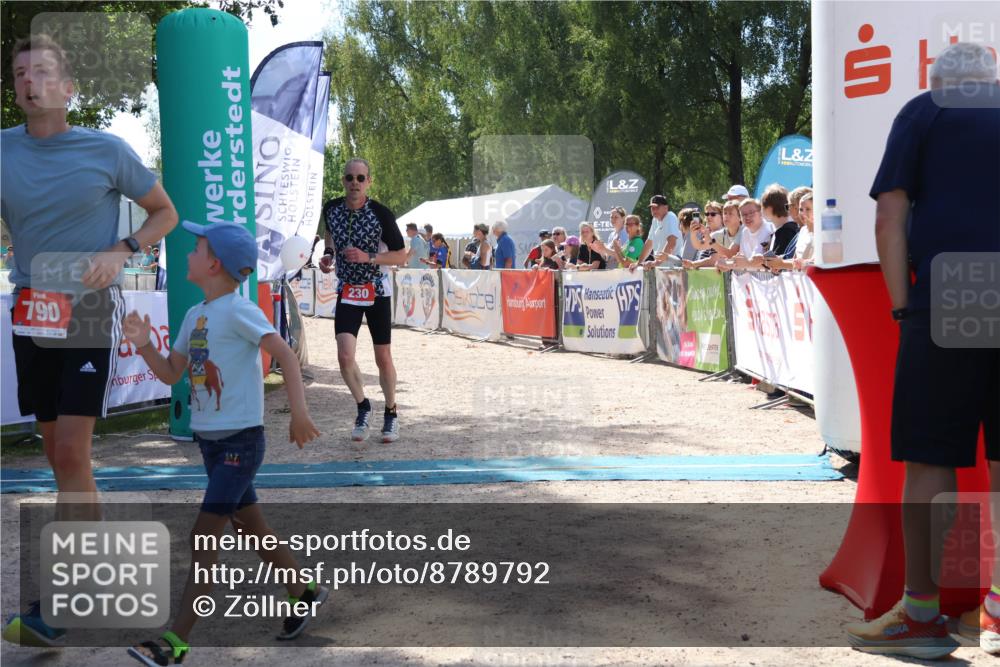07.09.2025 - 19. Norderstedt Triathlon Zöllner http://msf.ph/oto/8789792 07.09.2025 13:53:51 Ziel 230, 790, 805 meine-sportfotos.de